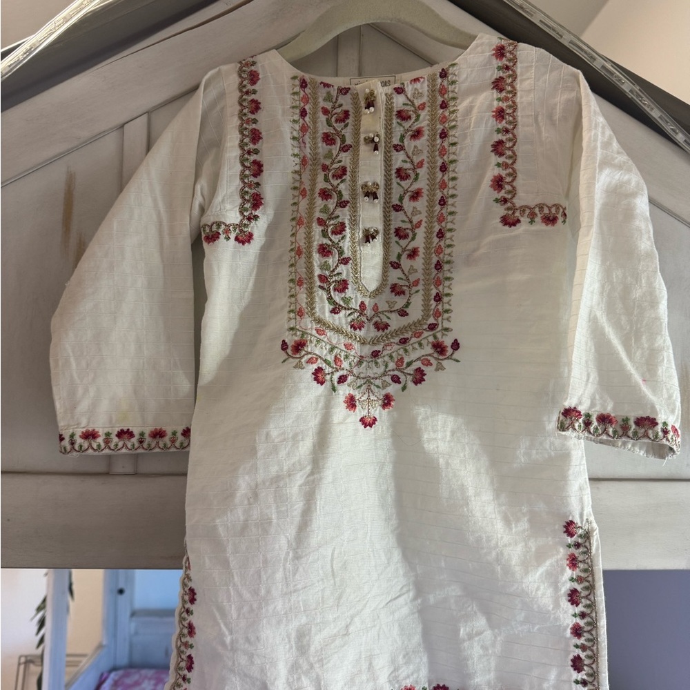 Embroidered White Tunic with Red Floral Accents